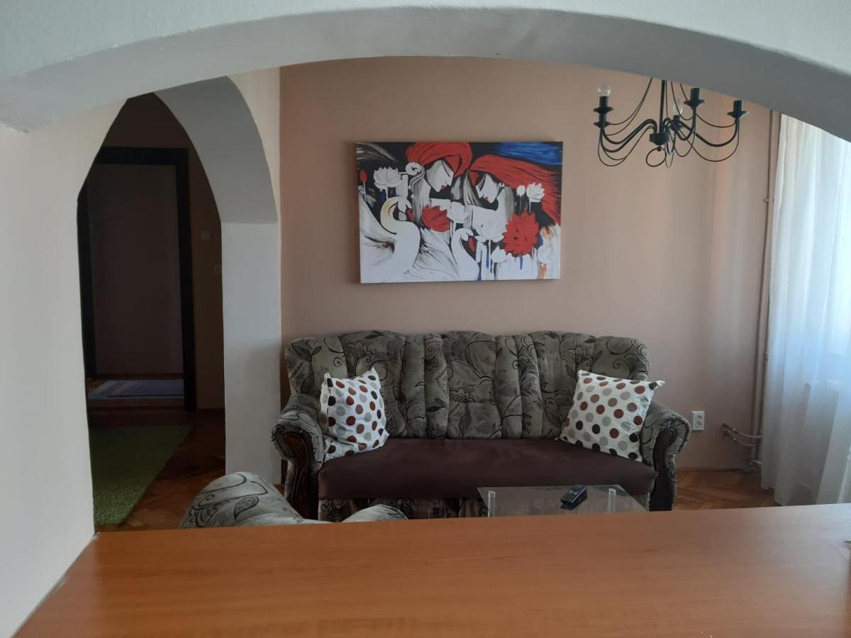 Pelican Proxy Apartment Gran Varadino Esterno foto